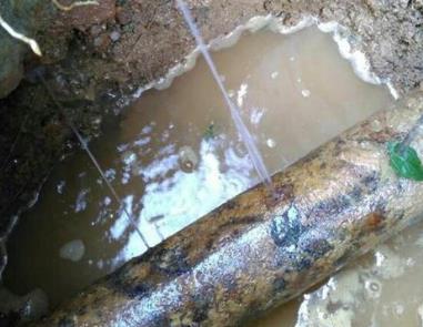 唐河楼顶渗水维修公司分享下地暖漏水的原因及检测方法。